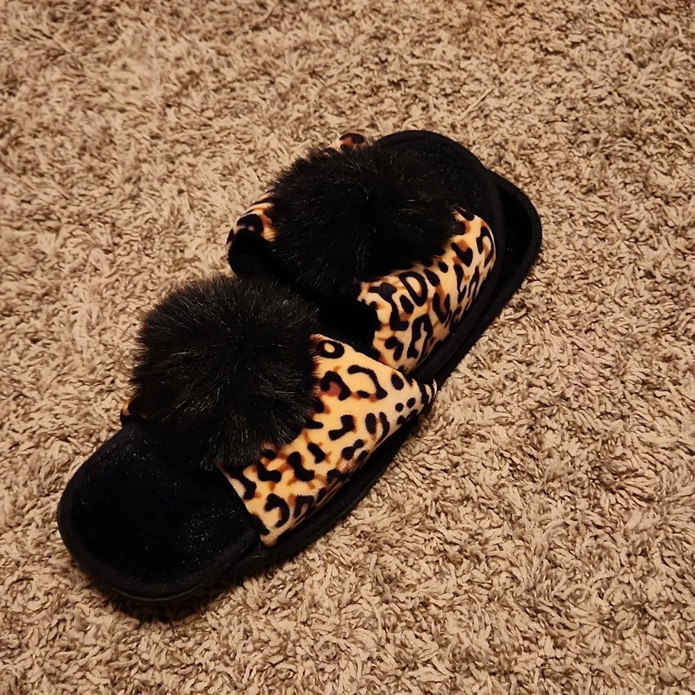 Leopard Slippers - Picture 6 of 6
